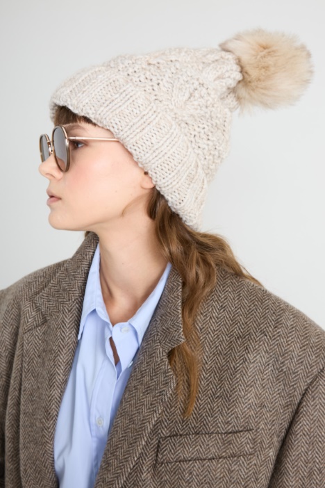 Pom pom hat Intrend