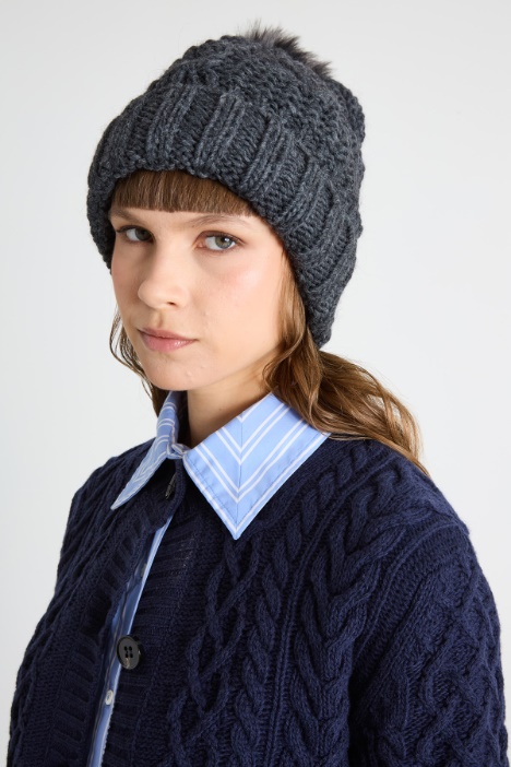 Pom pom hat Intrend