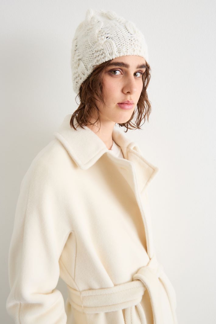 Cable-knit hat Intrend