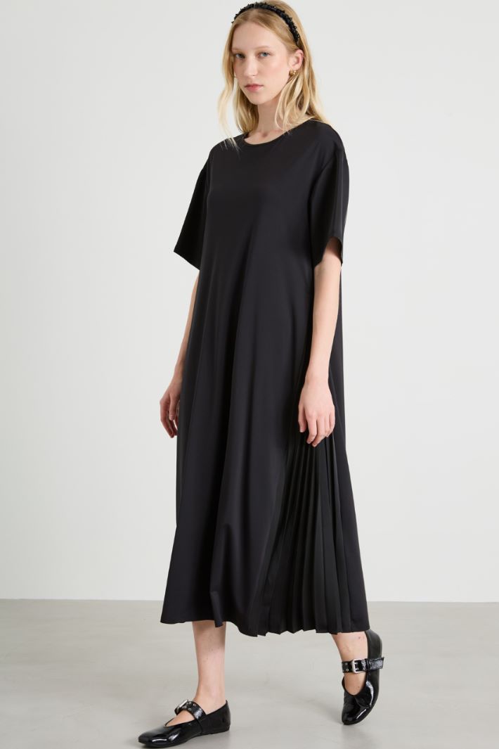 Dress with satin sides Intrend