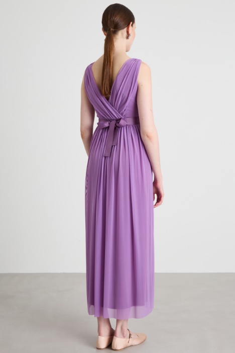 Vestido largo de tul con cinturón