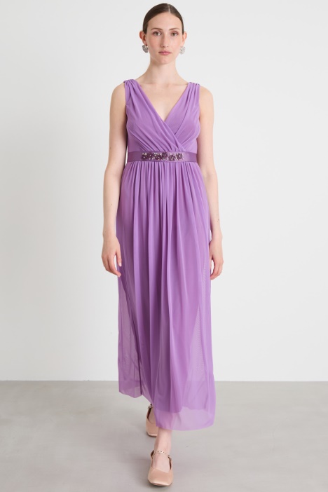 Vestido largo de tul con cinturón