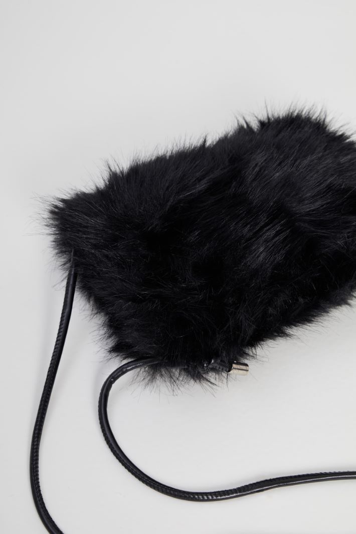 Portacellulare effetto peluche Intrend - 3