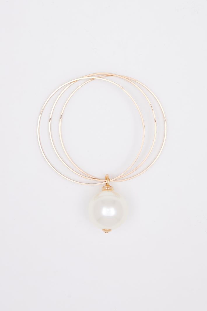 Pulsera rígida con maxi perla Intrend