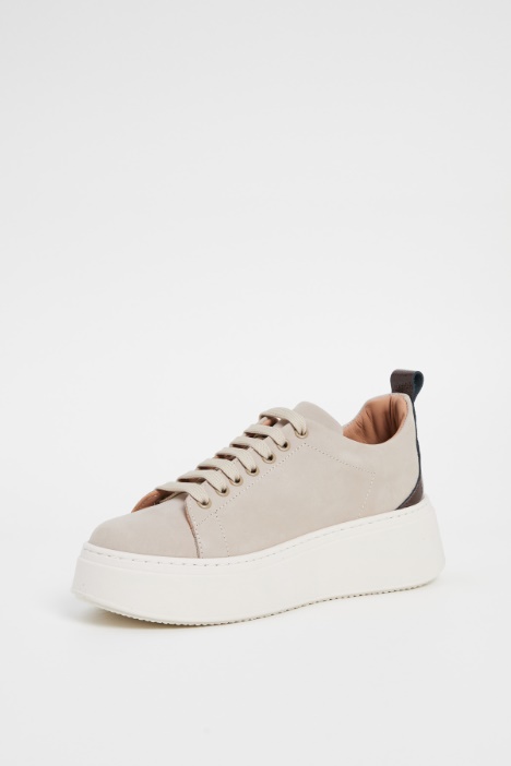 Zapatillas con suela de plataforma