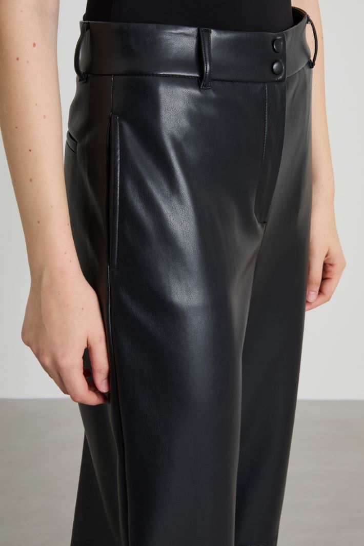 Loose fit faux leather trousers Intrend - 4