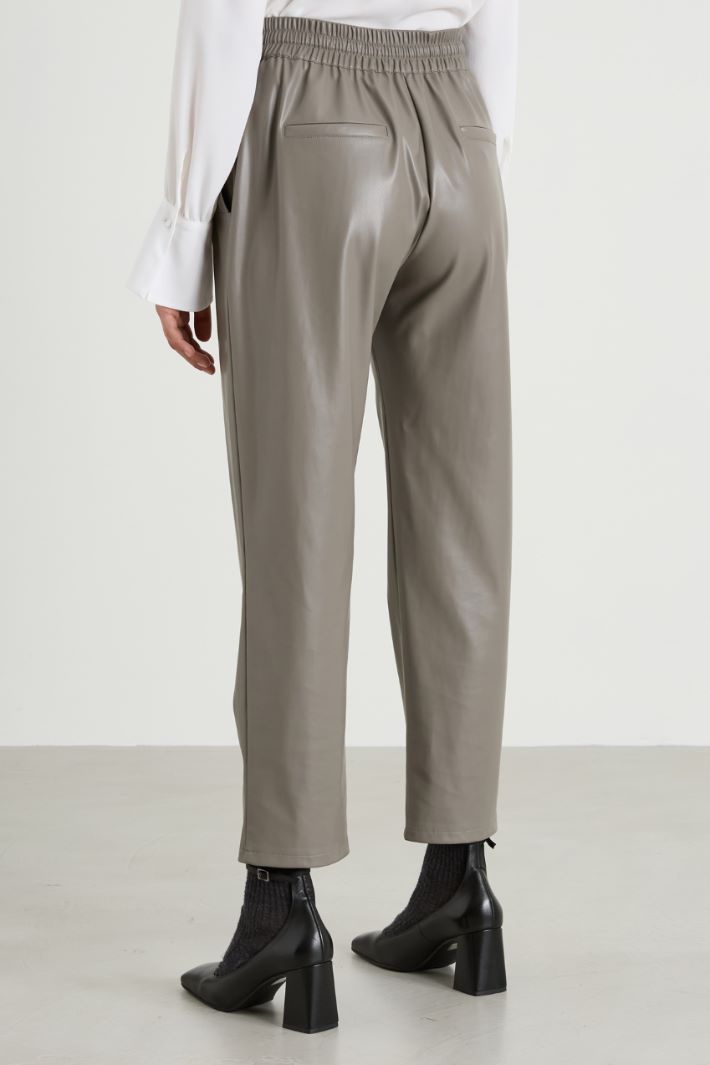 Faux leather jogger trousers Intrend - 3
