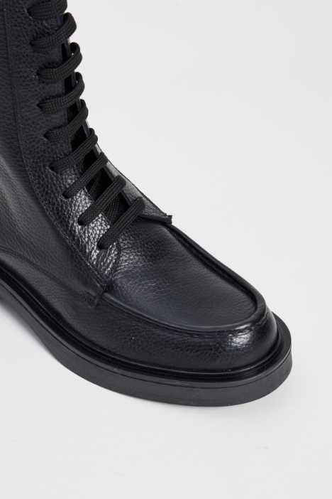 Stivaletti con impuntura