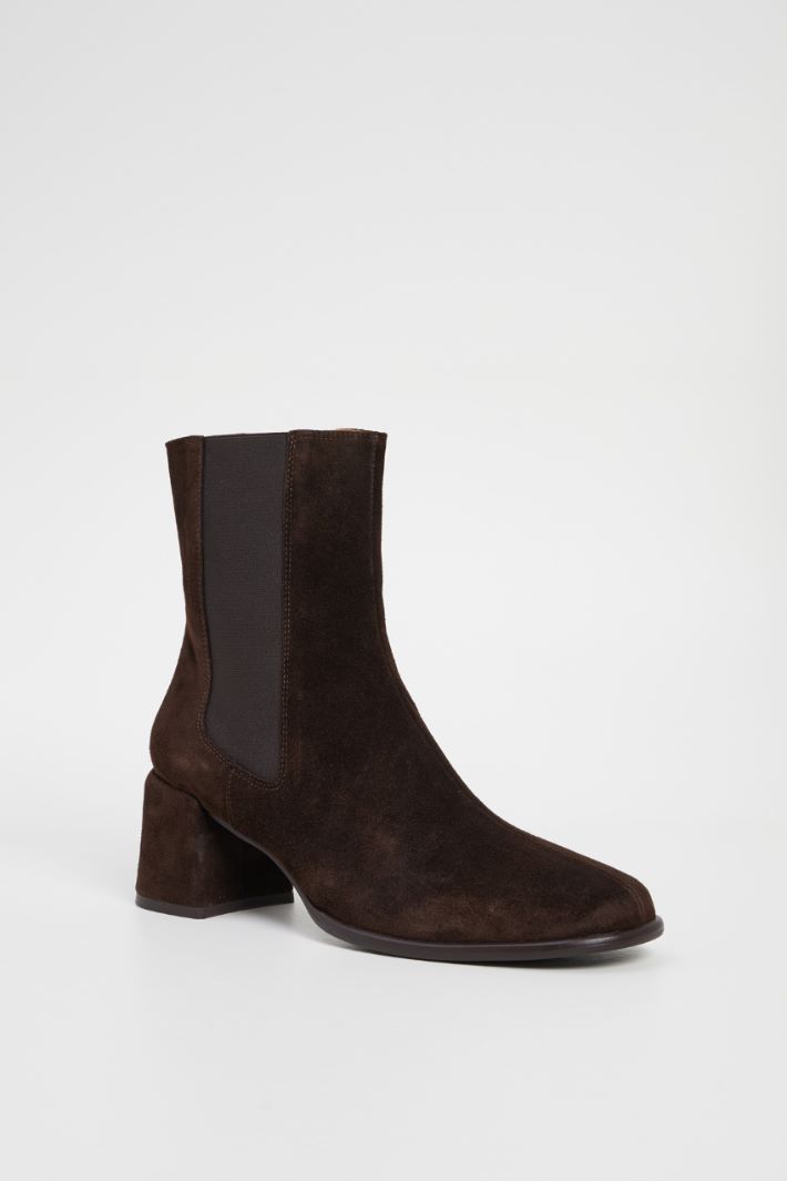Stivaletti effetto suede con tacco Intrend - 2