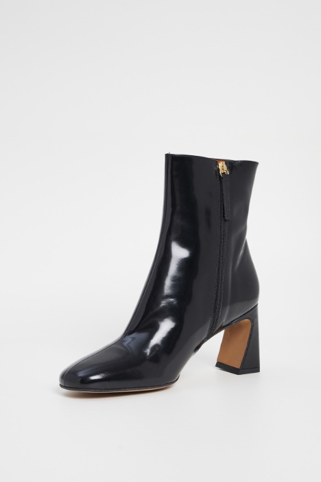 Stivaletti in pelle lucida