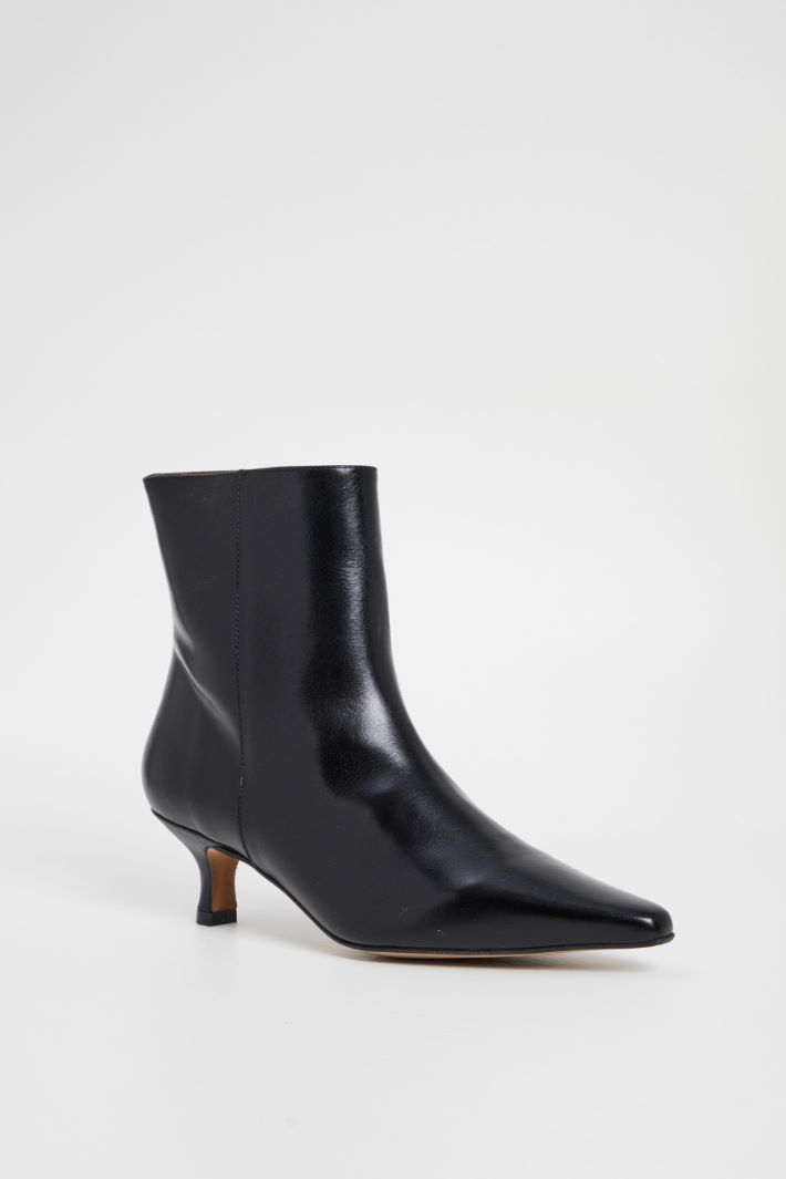 Leather ankle boots with heel Intrend - 2