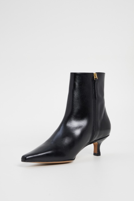 Stivaletti in pelle con tacco