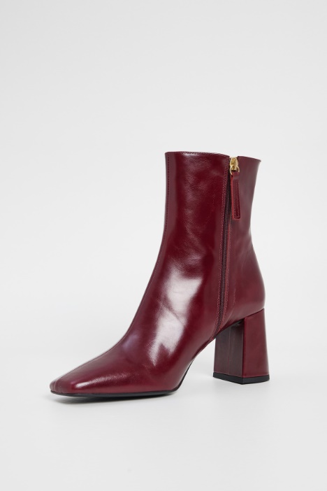 Stivaletti con tacco largo