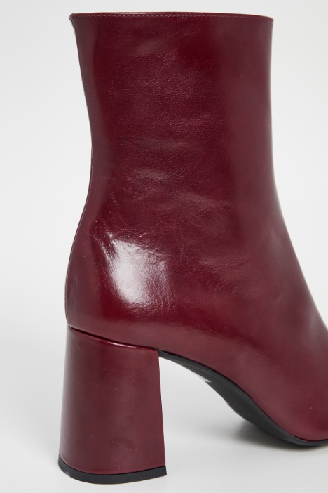 Stivaletti con tacco largo