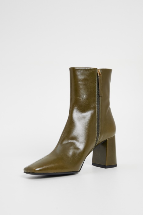 Stivaletti con tacco largo