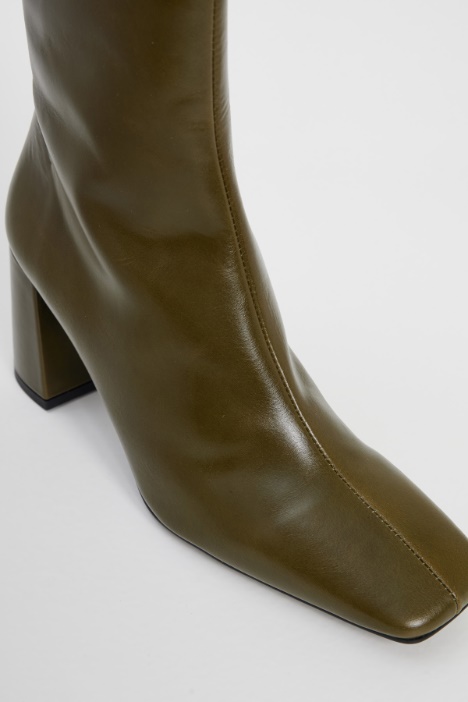 Stivaletti con tacco largo