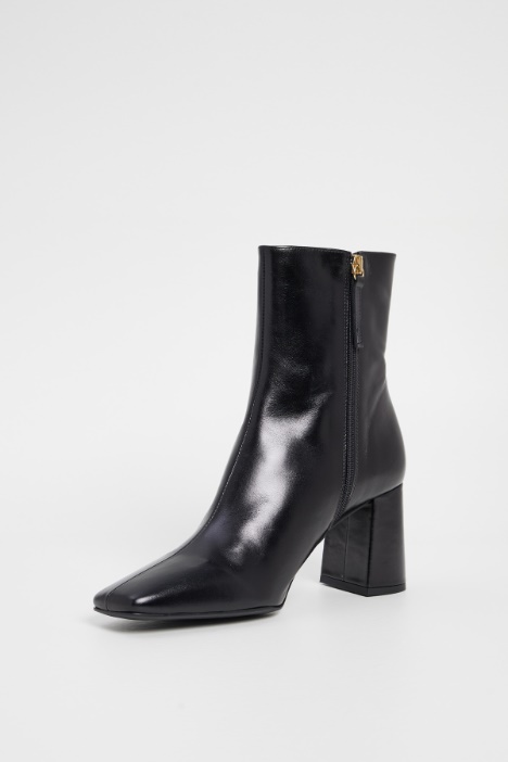 Stivaletti con tacco largo