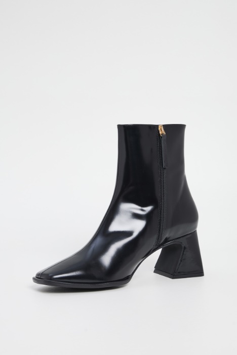 Stivaletti con punta squadrata