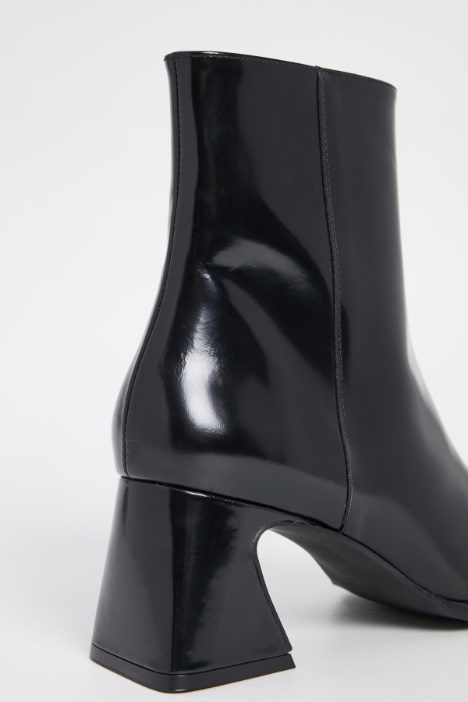 Stivaletti con punta squadrata