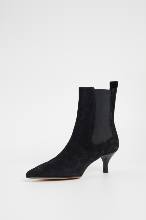 Stivaletti suede con tacco