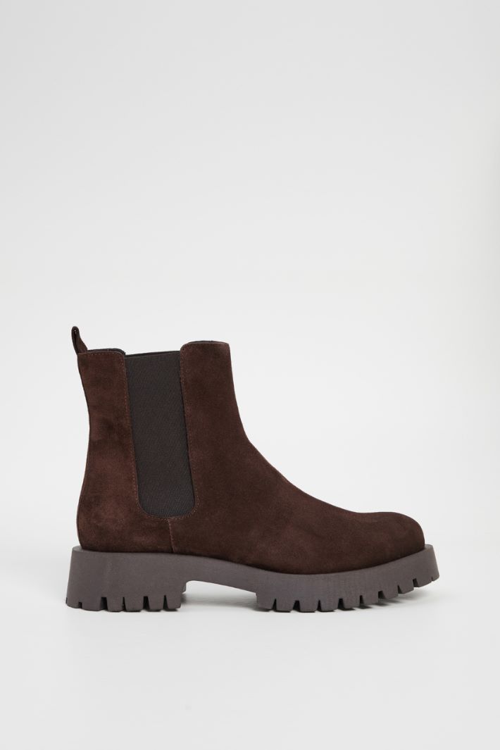 Suede effect ankle boots Intrend