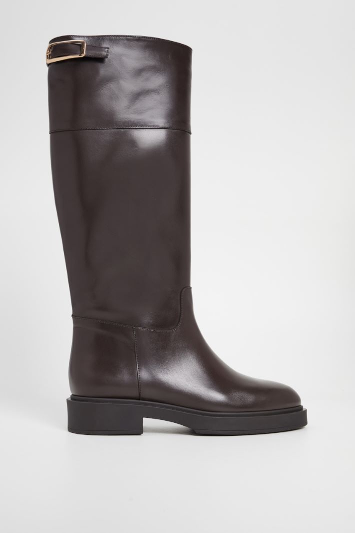 High boots Intrend