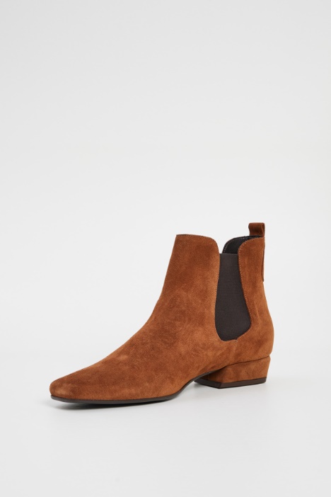 Stivaletti con punta squadrata