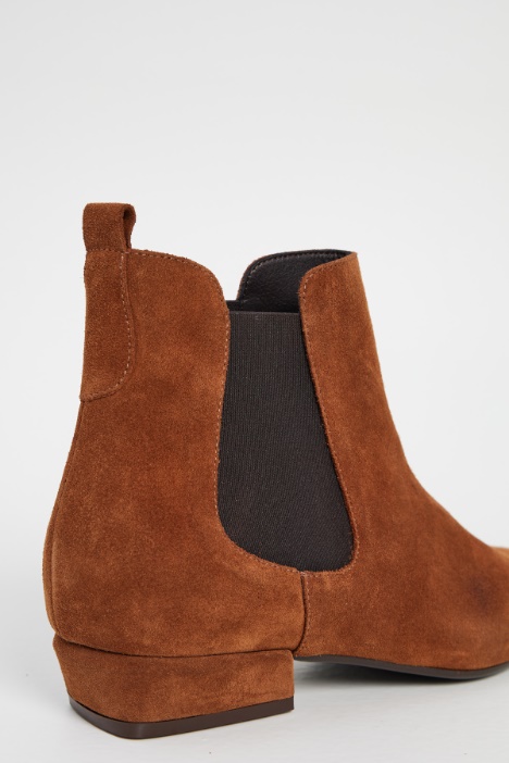 Stivaletti con punta squadrata