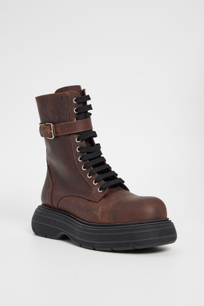 Combat boots with chunky sole Intrend - 2