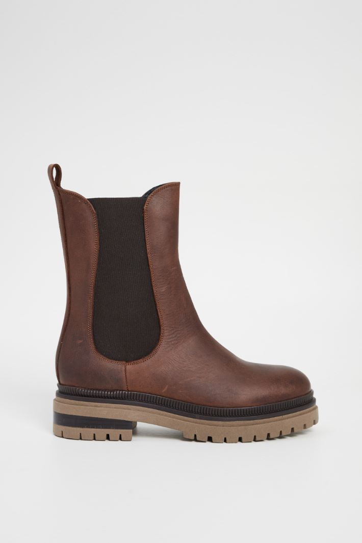Ankle boots with elastic inserts Intrend