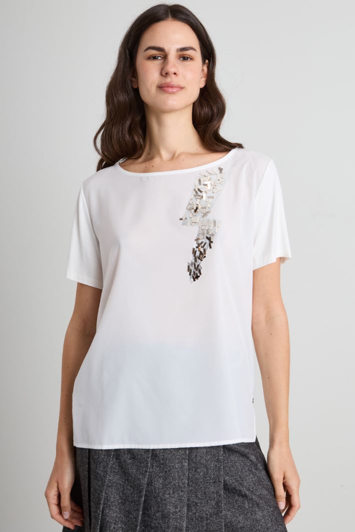 T-shirt bimateriale con strass Intrend