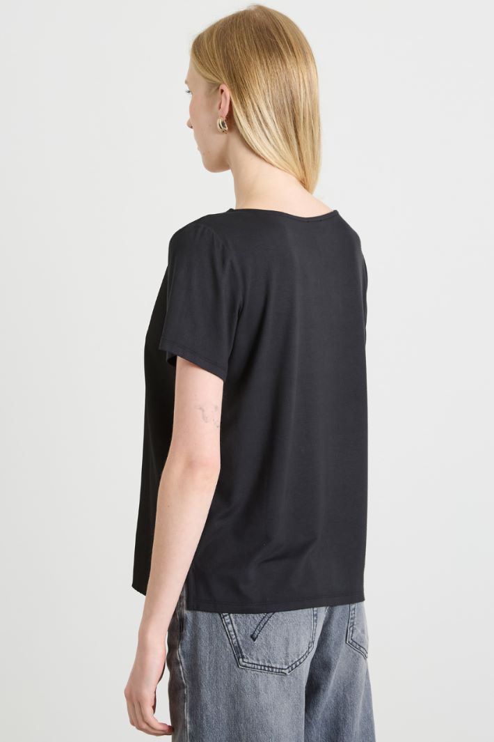 T-shirt bimateriale con strass Intrend - 2