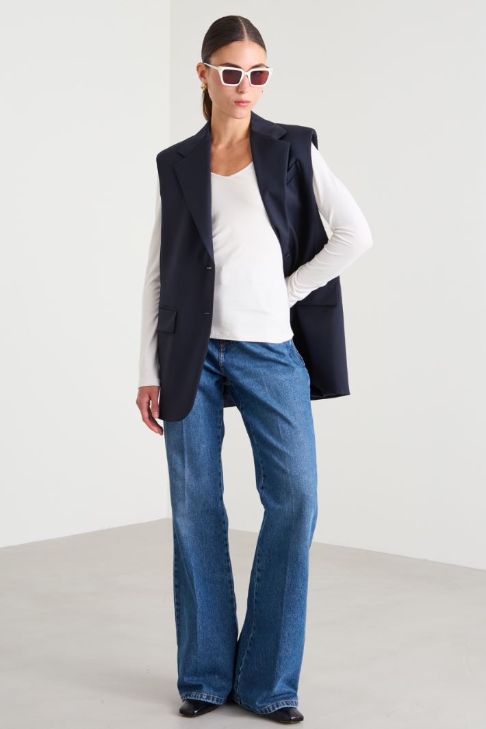 T-shirt slim con scollo a V Intrend - 3