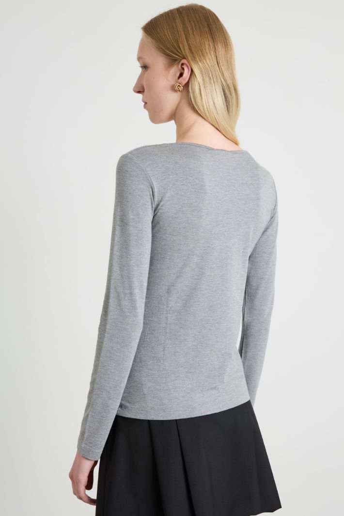 T-shirt slim con scollo a V Intrend - 2