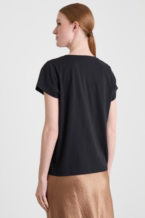 Camiseta con pedrería