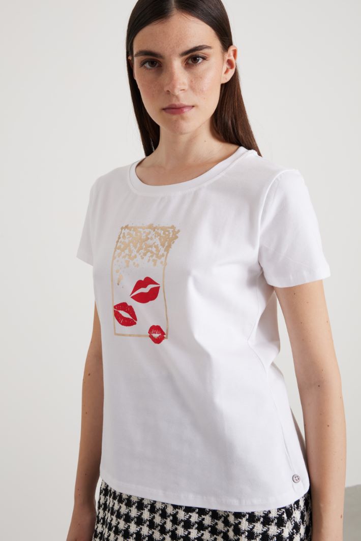 T-shirt con stampa laminata Intrend