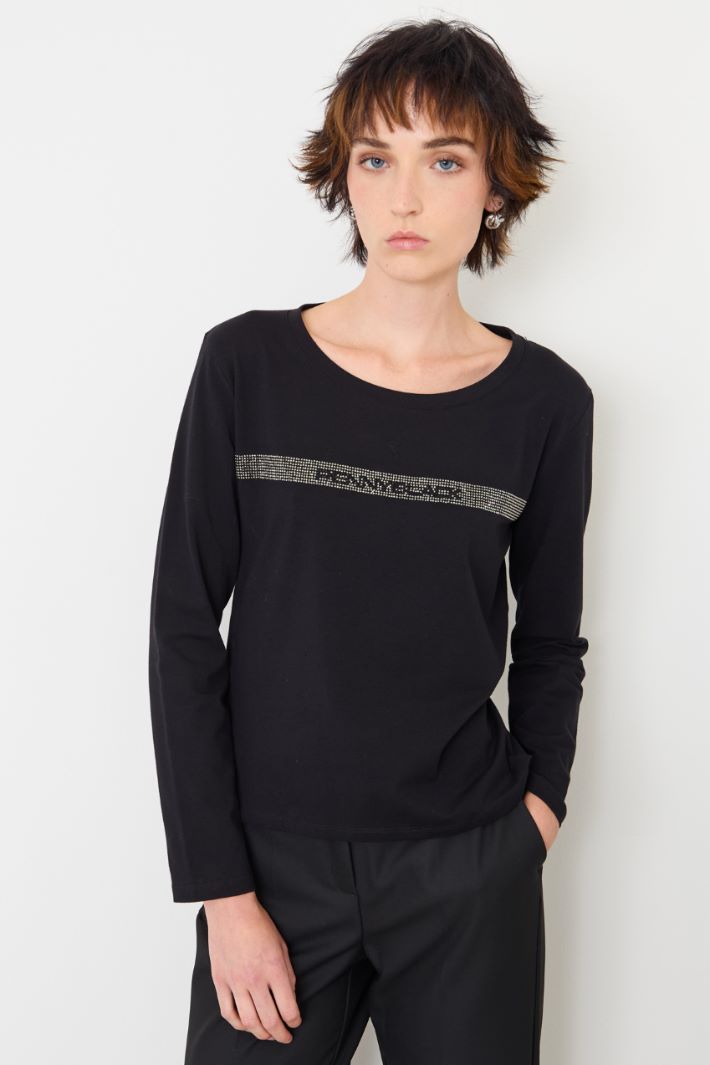 T-shirt slim con strass Intrend