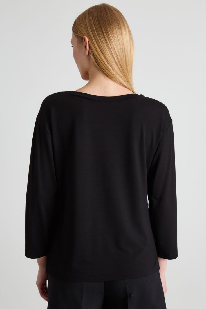 T-shirt con scollo a V Intrend - 2