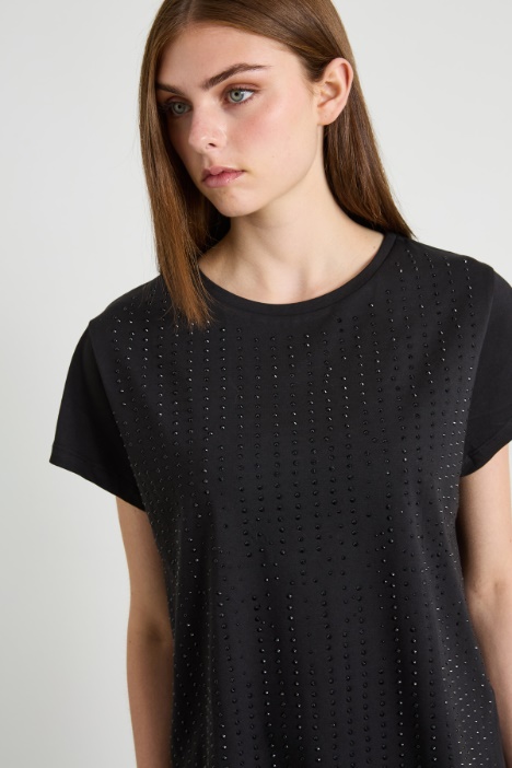 Camiseta con pedrería