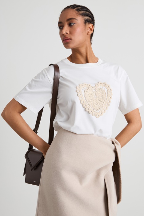 T-shirt con ricamo Intrend