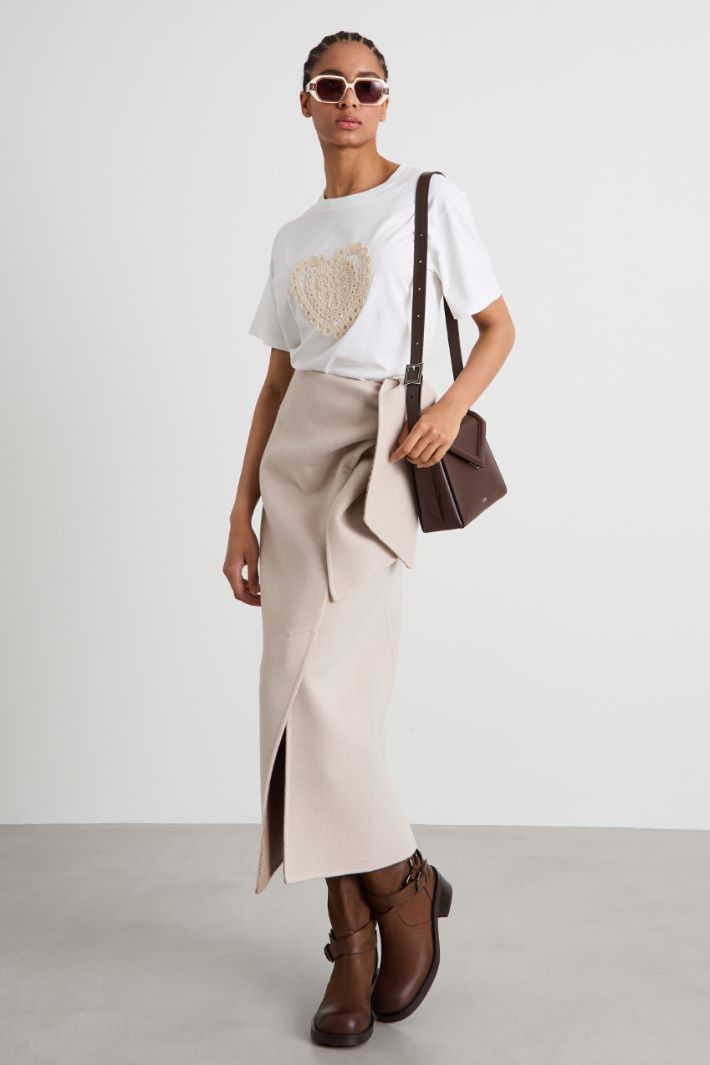 T-shirt con ricamo Intrend - 3