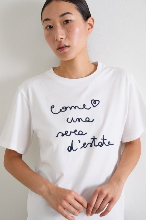 T-shirt con ricamo