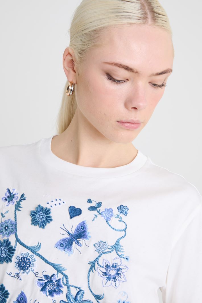 T-shirt con ricamo Intrend - 4