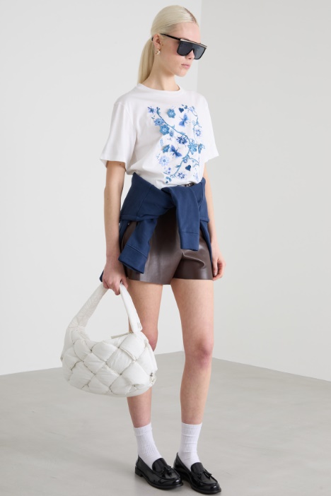 T-shirt con ricamo Intrend
