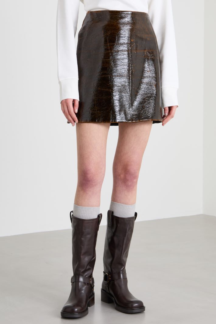 Patent-effect wool skirt Intrend - 4
