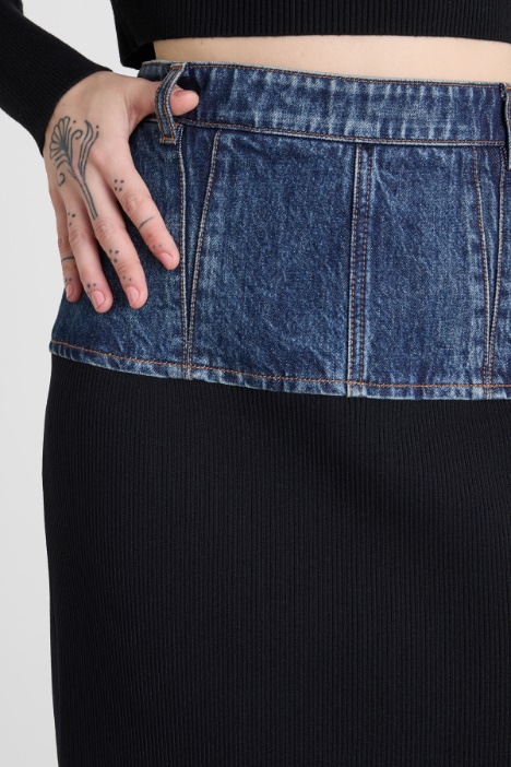 Falda de denim y punto