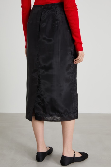 Falda midi de organza con una aplicación