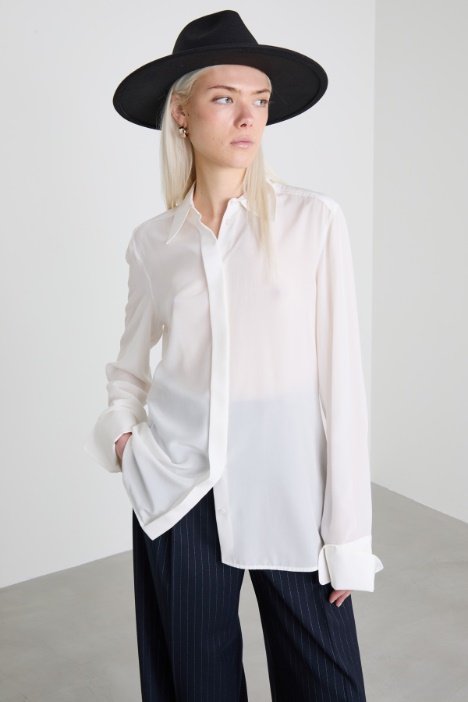 Shirt with folded cuffs Intrend
