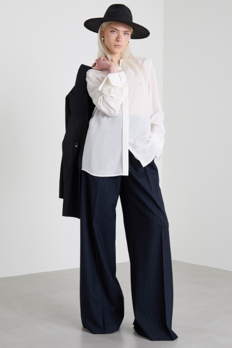 Shirt with folded cuffs Intrend