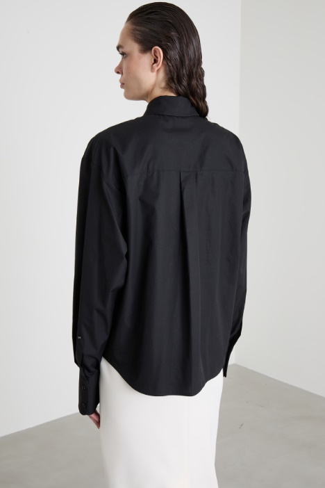 Camisa de popelina con corbatín